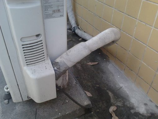 Recycling of air conditioning water